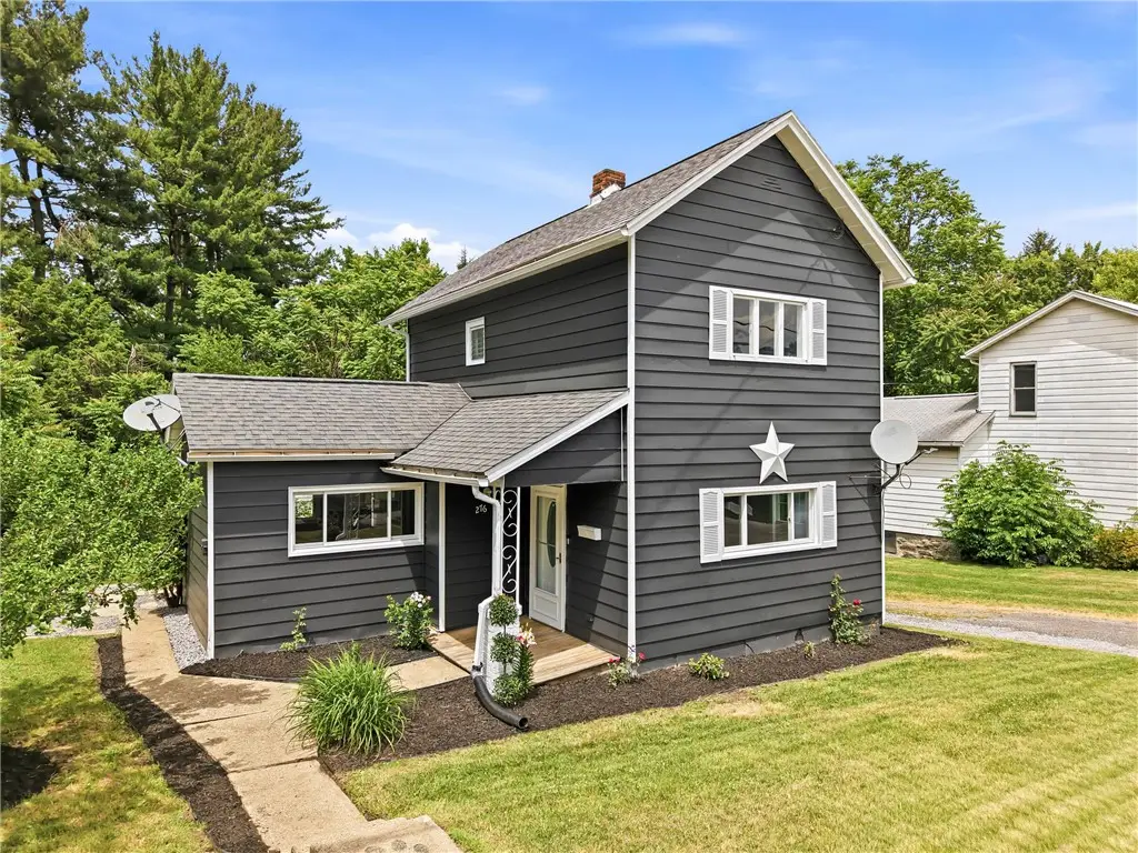 276 Lincoln St, Sharon, PA 16146 - #1