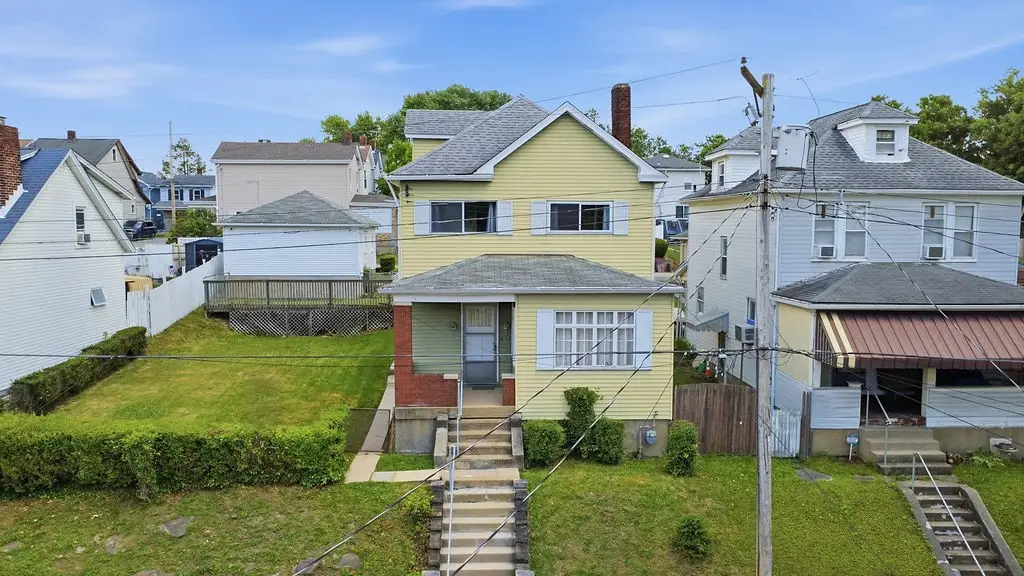 2705 Cleveland St, McKeesport, PA 15132 - #1