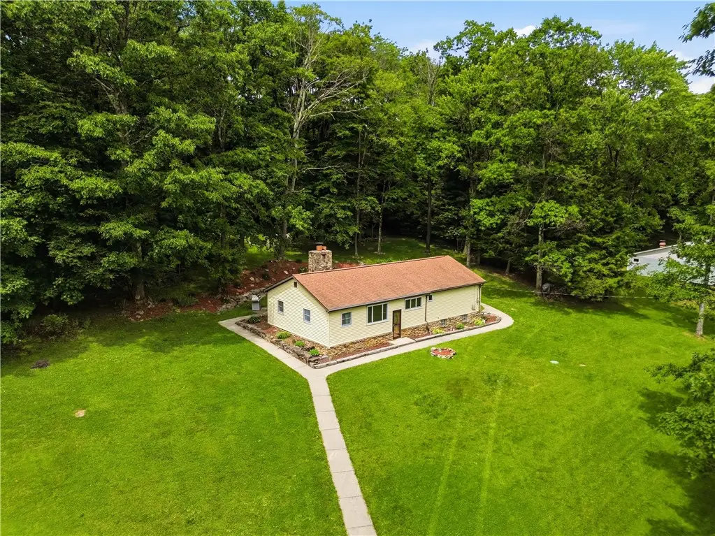 251 Evergreen Ln, Acme, PA 15610 - #1