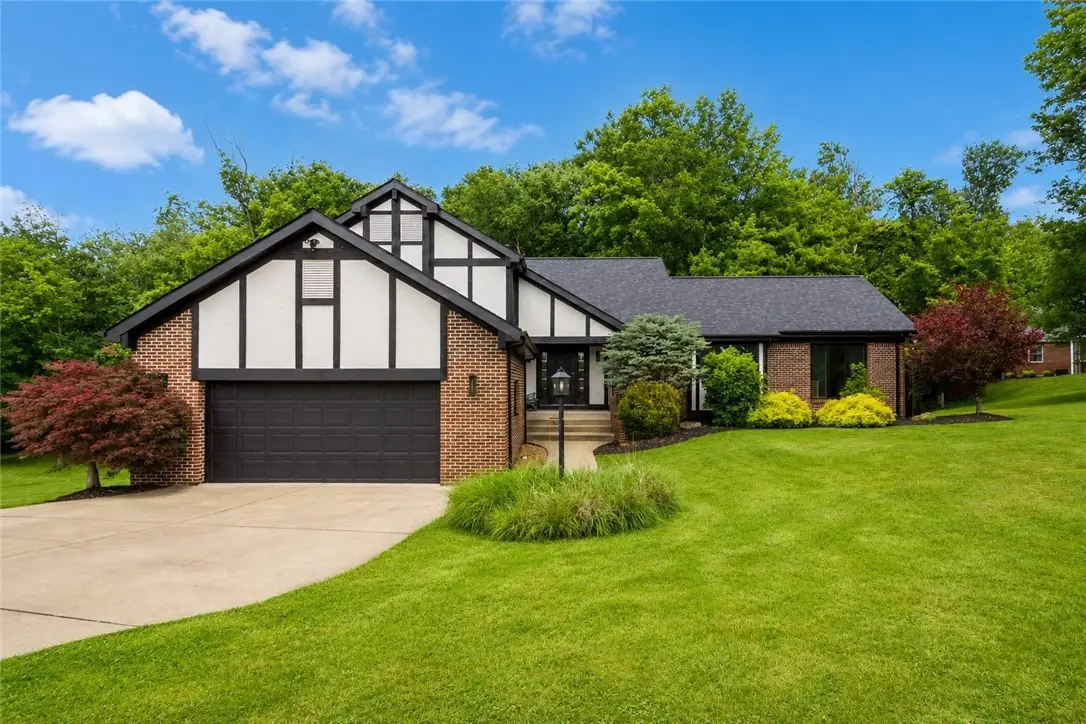 407 Hilltop Ln, Washington, PA 15301 - #1