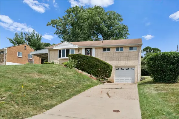 319 Saratoga Dr, Pittsburgh, PA 15236