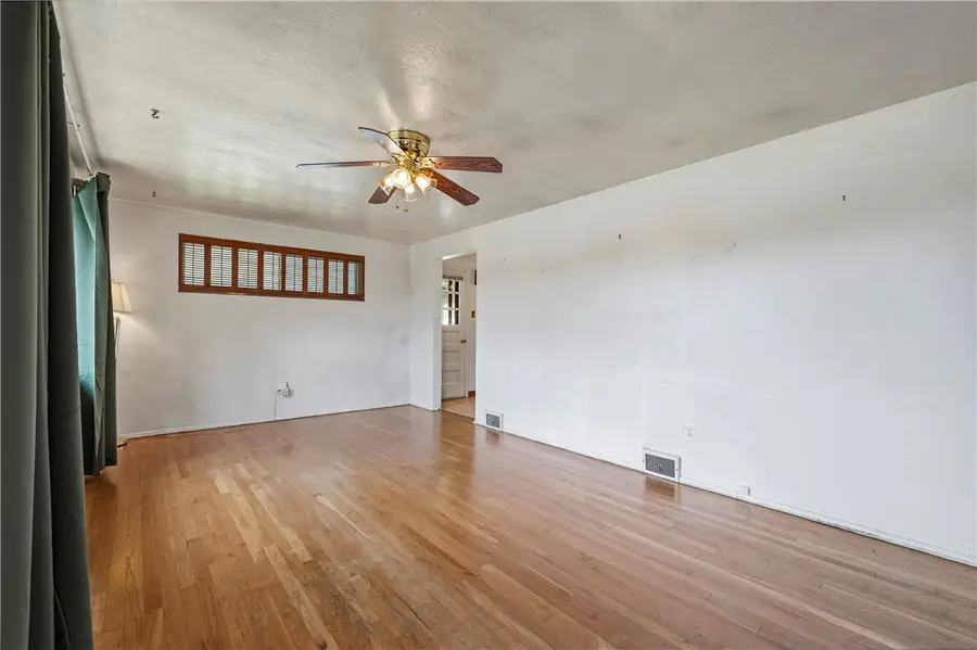 319 Saratoga Dr, Pittsburgh, PA 15236 - #2