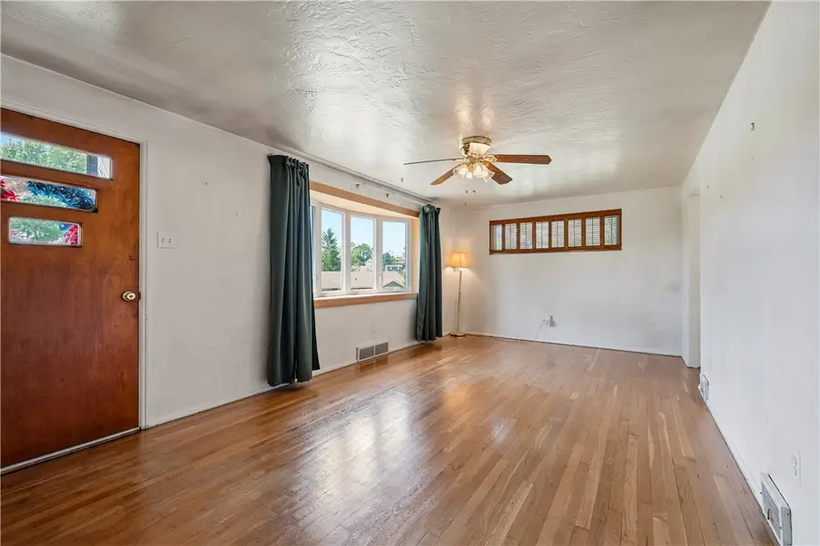 319 Saratoga Dr, Pittsburgh, PA 15236 - #3