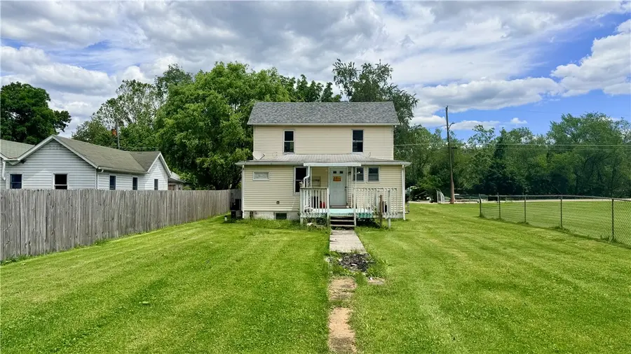 3 Pottstown St, Dunbar, PA 15431 - #2
