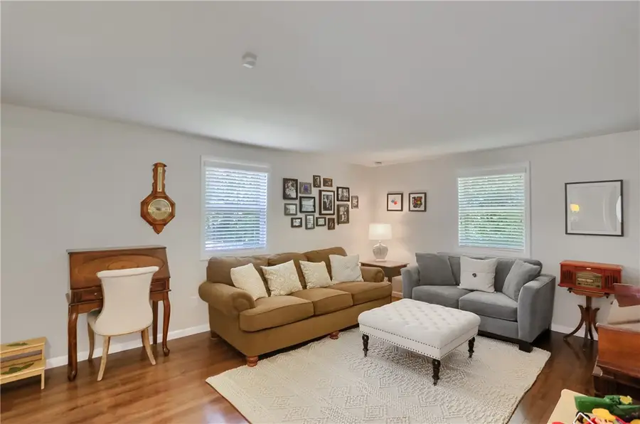 141 E Wedgewood Dr, Pittsburgh, PA 15229 - #3