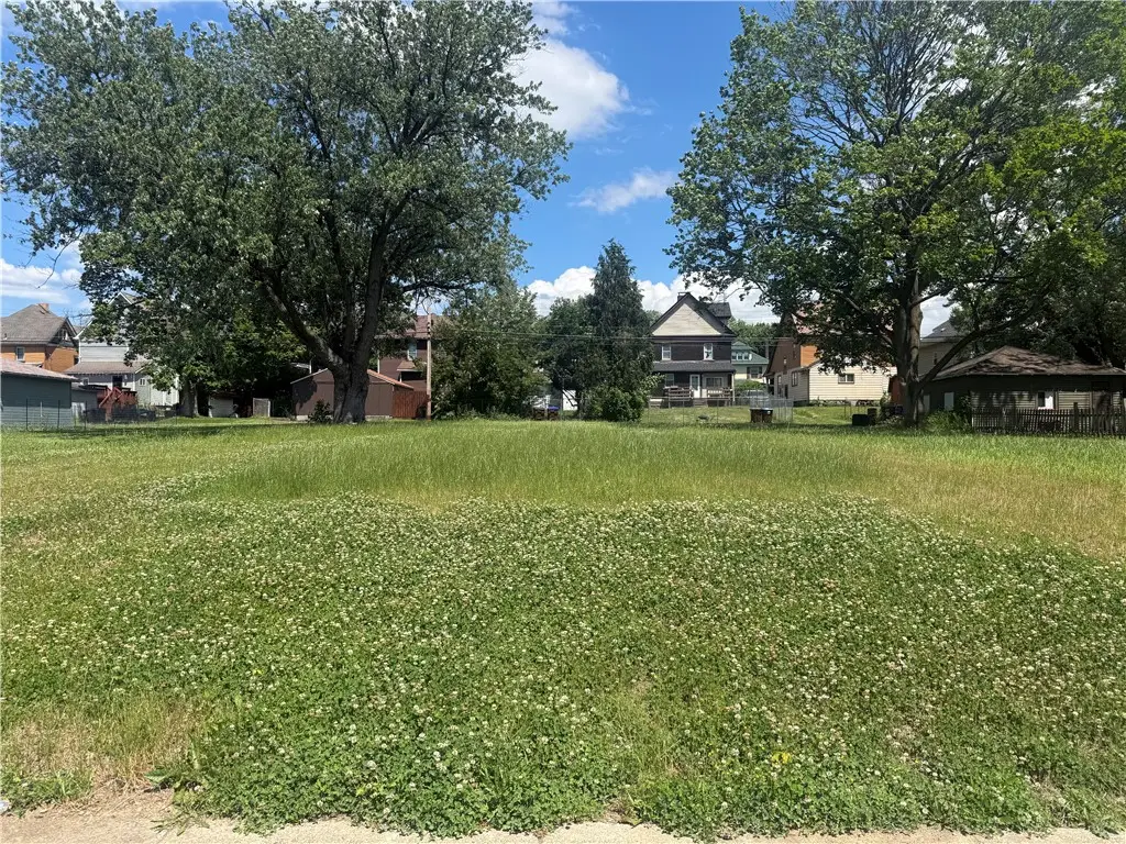 509 New Castle Ave, Sharon, PA 16146 - #1