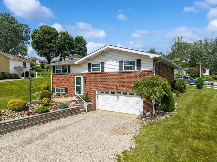 511 Newport Drive, Greensburg, PA 15601 - #3