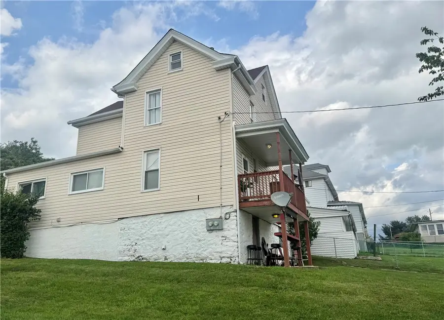 800 Ellsworth Ave, Jeannette, PA 15644 - #3