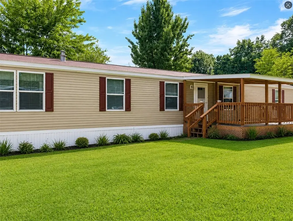 211 N Boyd Dr, Sarver, PA 16055 - #1