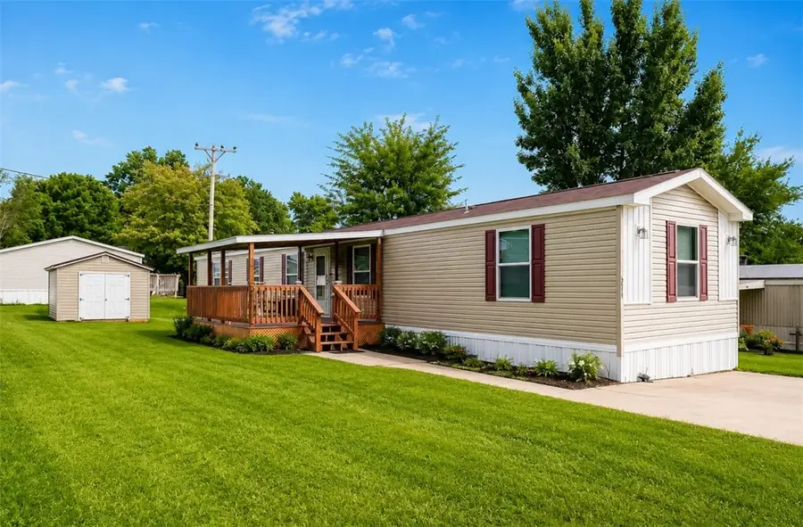 211 N Boyd Dr, Sarver, PA 16055 - #2