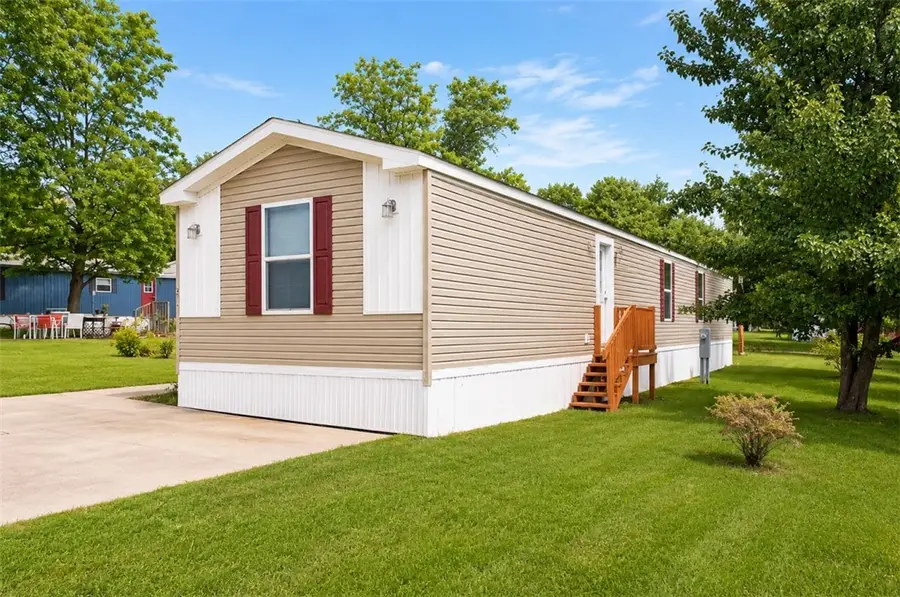 211 N Boyd Dr, Sarver, PA 16055 - #3