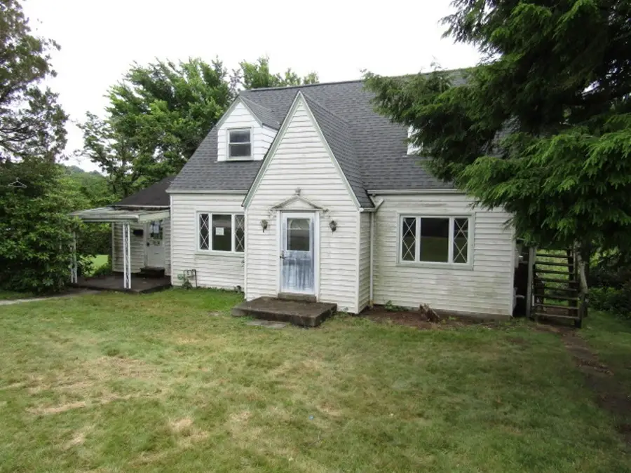3470 Frye Ave, Finleyville, PA 15332 - #2