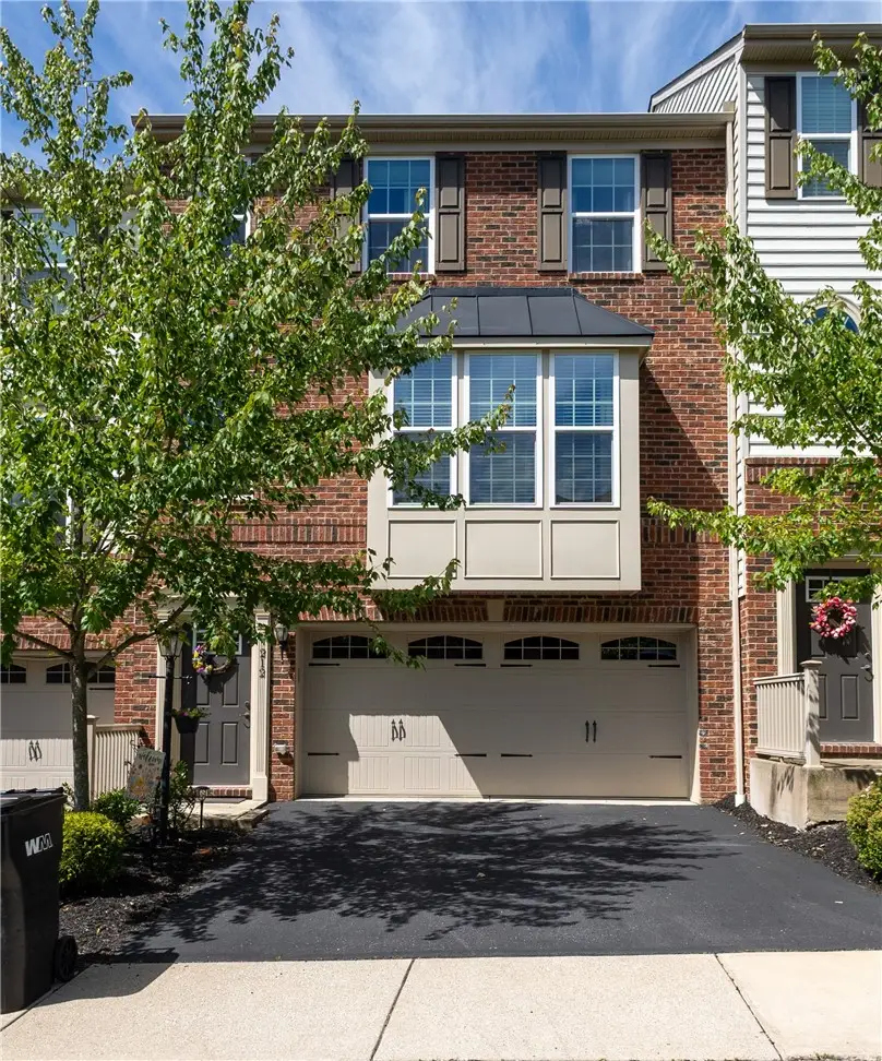 212 Noble Woods Dr, Coraopolis, PA 15108 - #2