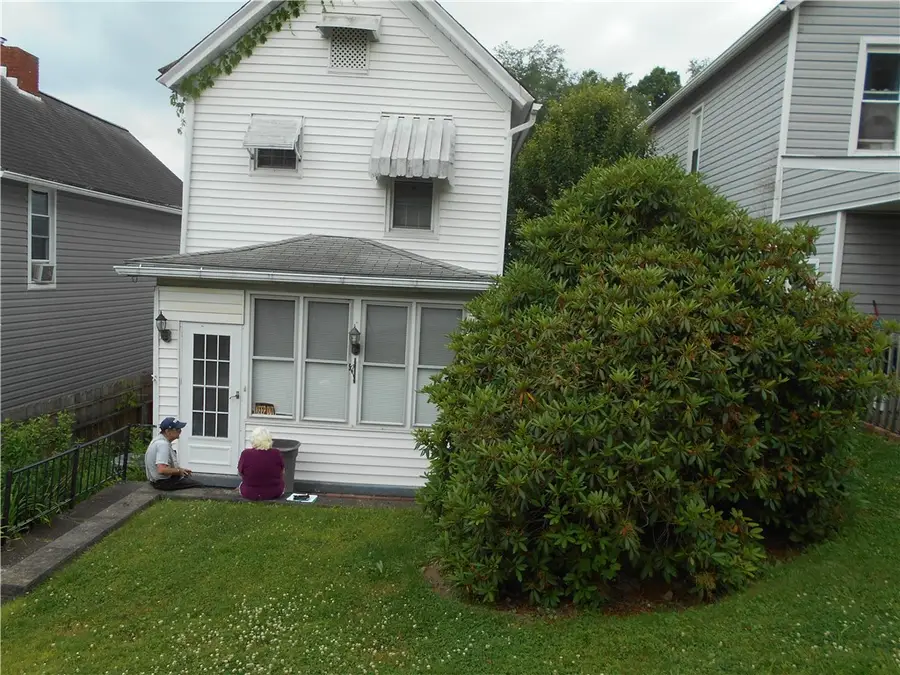 612 Harrison Ave, Penn, PA 15675 - #2