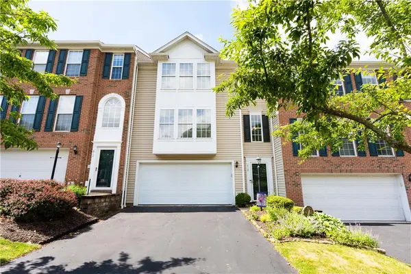 612 Village Green E Blvd, Mars, PA 16046