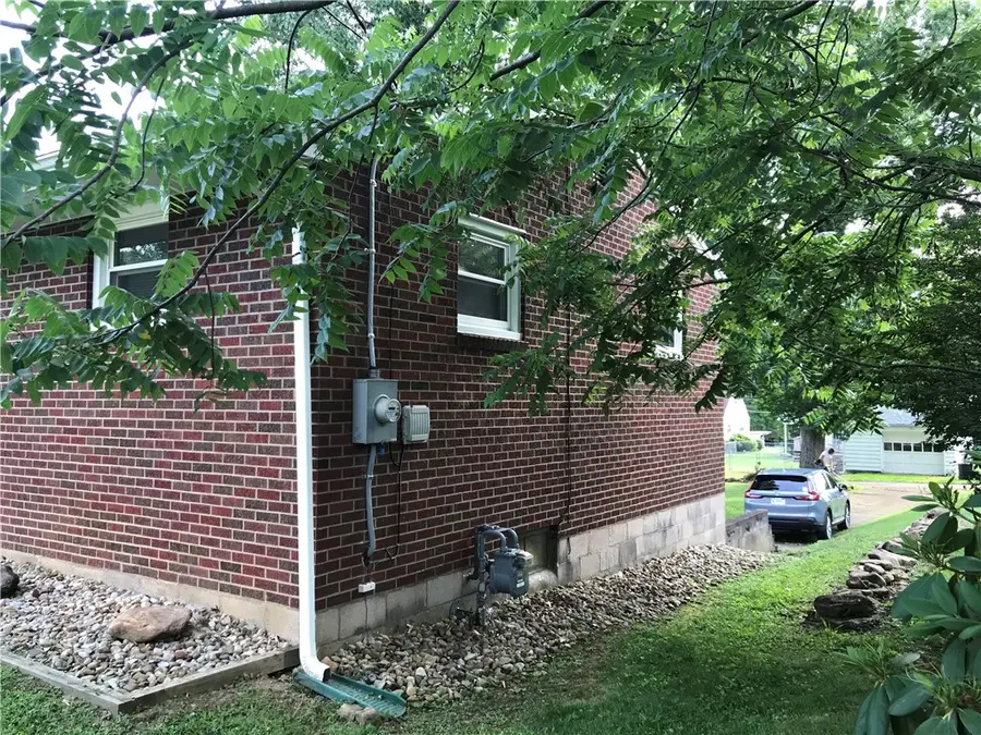 1312 Oak St, Connellsville, PA 15425 - #3