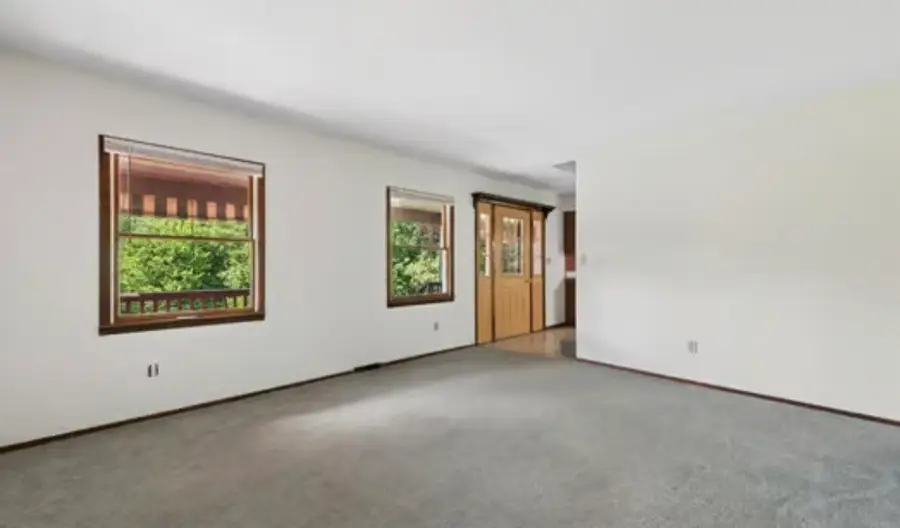 567 Leasure Lane, Tarentum, PA 15084 - #2