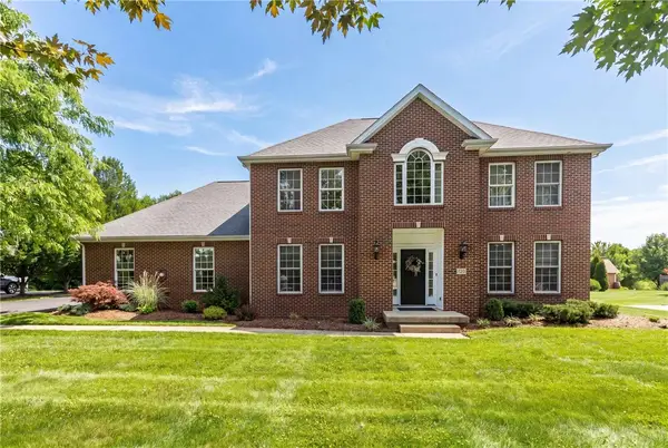 110 Timberline Dr, Washington, PA 15301