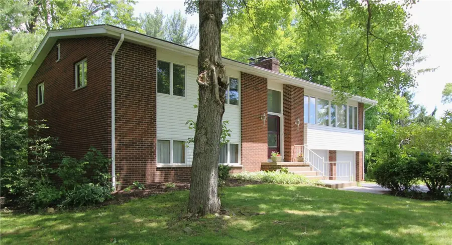331 Roberts Ln, New Castle, PA 16105 - #3