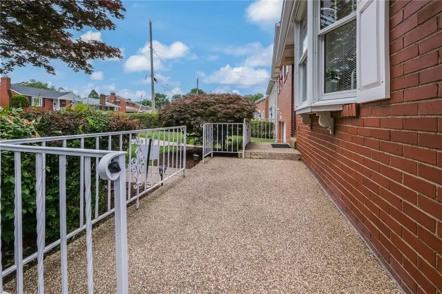 2422 Silver Oak Place, Pittsburgh, PA 15220 - #3