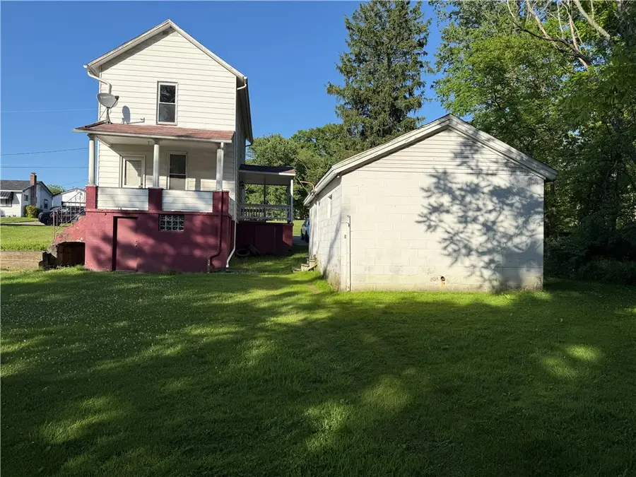 319 Duquesne St, New Castle, PA 16101 - #3