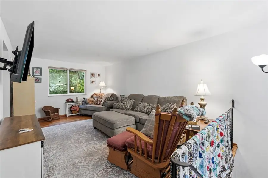 239 Golden Gate Dr, Verona, PA 15147 - #2