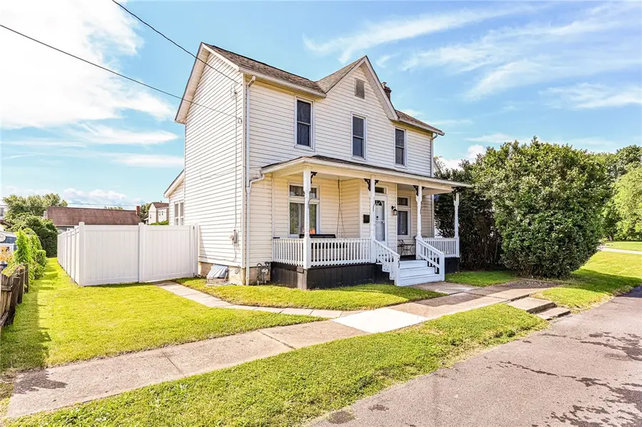27 Oak St, Latrobe, PA 15650 - #3