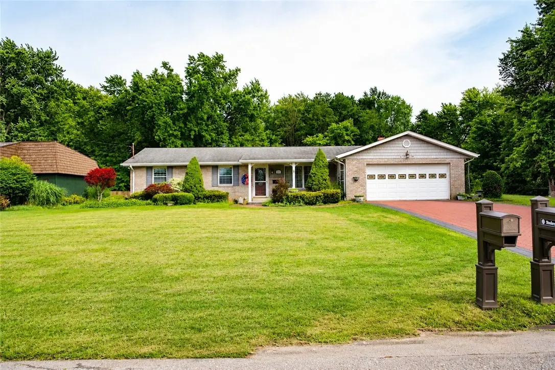 1092 Williams Dr, Belle Vernon, PA 15012 - #1