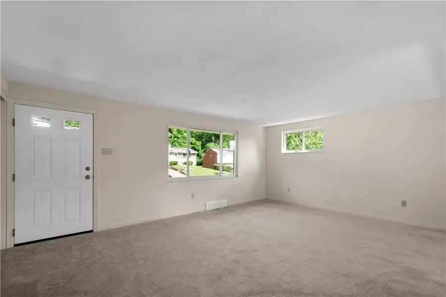 238 Santa Fe Dr, Bethel Park, PA 15102 - #3