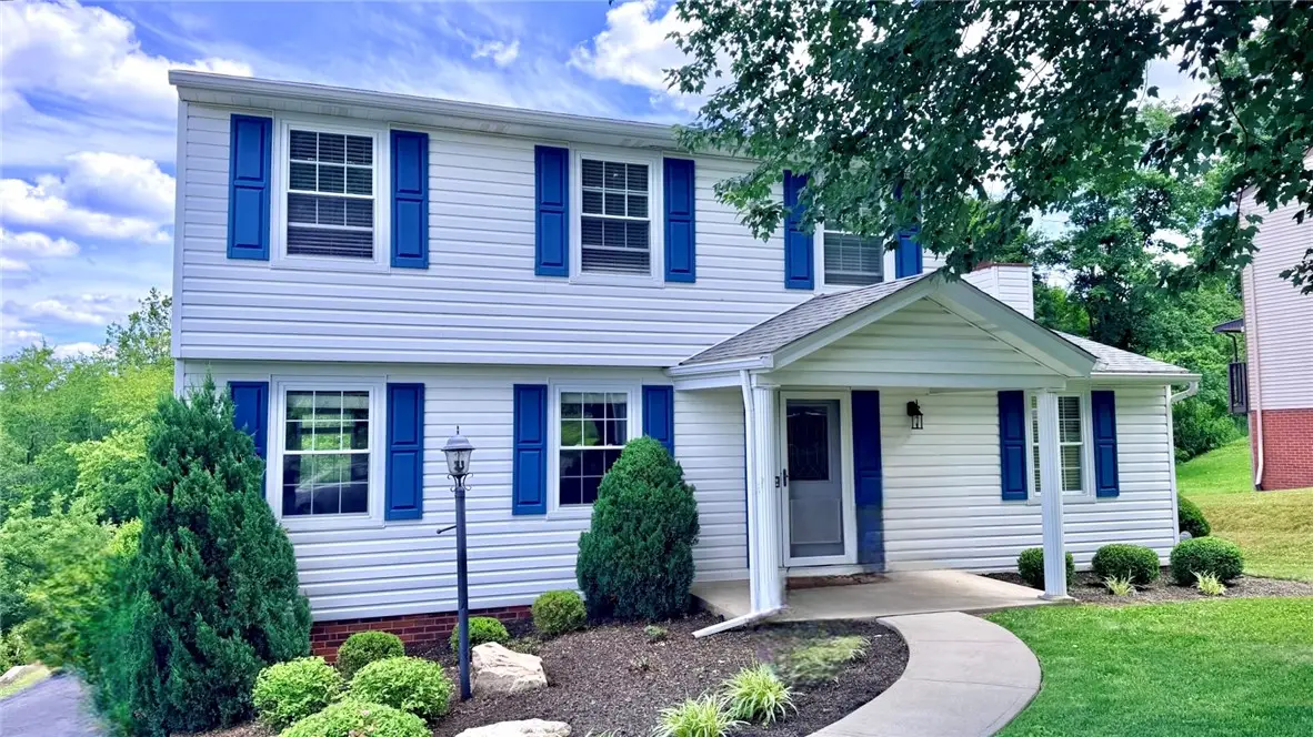 204 Glengarry Dr, Coraopolis, PA 15108 - #1