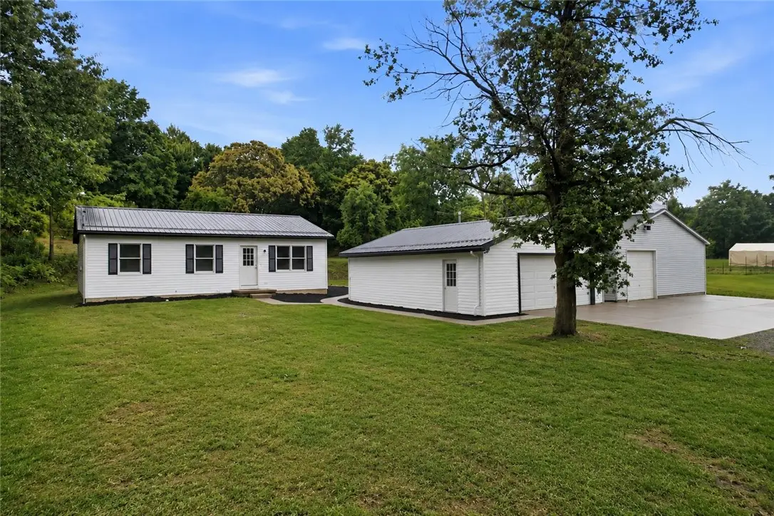 121 Kyle Rd, Valencia, PA 16059 - #1