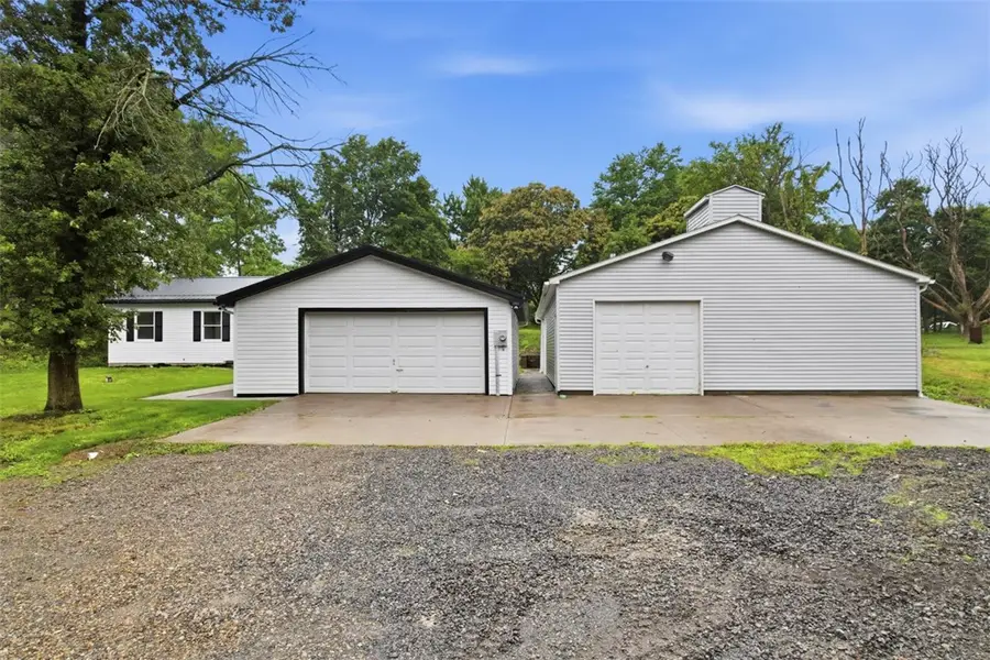 121 Kyle Rd, Valencia, PA 16059 - #3