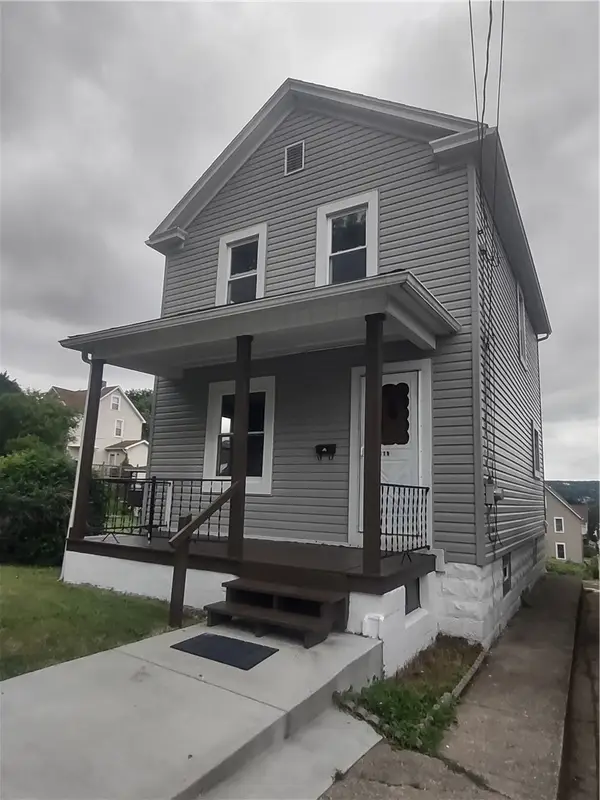 516 Division Ave, Ellwood City, PA 16117