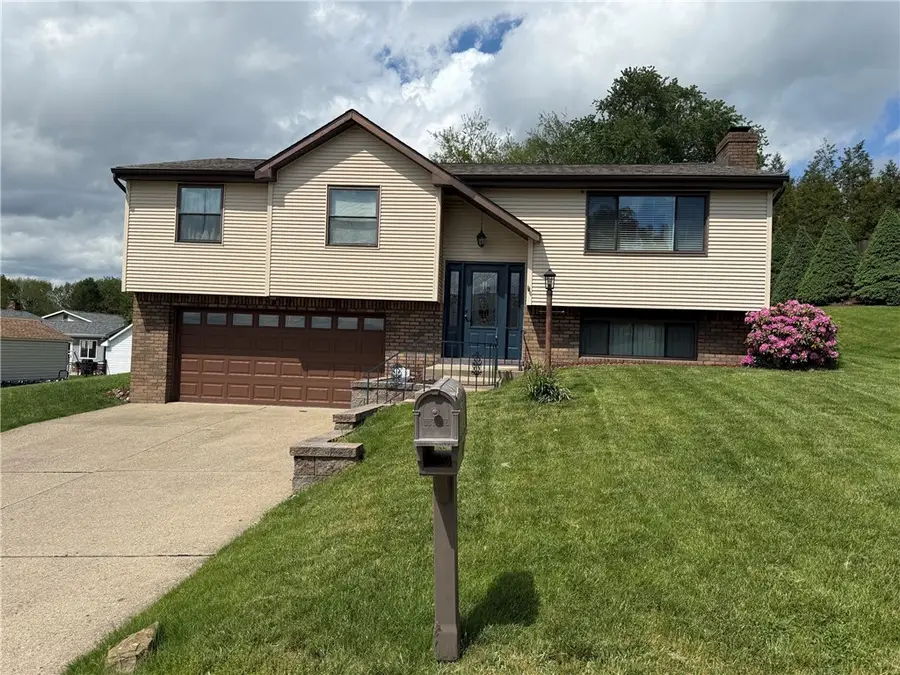 2805 Knights Ct, New Kensington, PA 15068 - #2