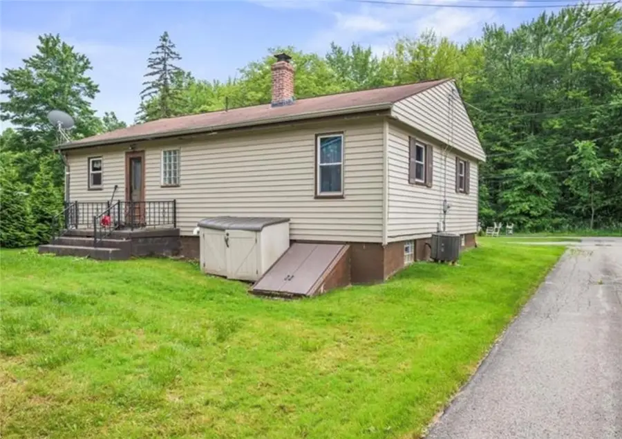 1090-1094 N Darby Rd, Hermitage, PA 16148 - #2