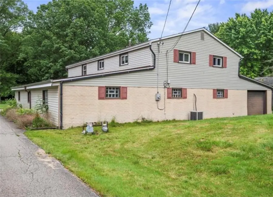 1090-1094 N Darby Rd, Hermitage, PA 16148 - #3