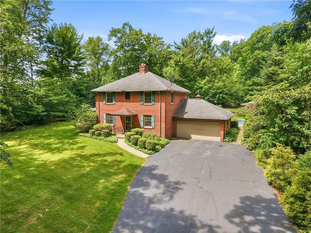 401 Robertson Rd, Hermitage, PA 16148 - #1