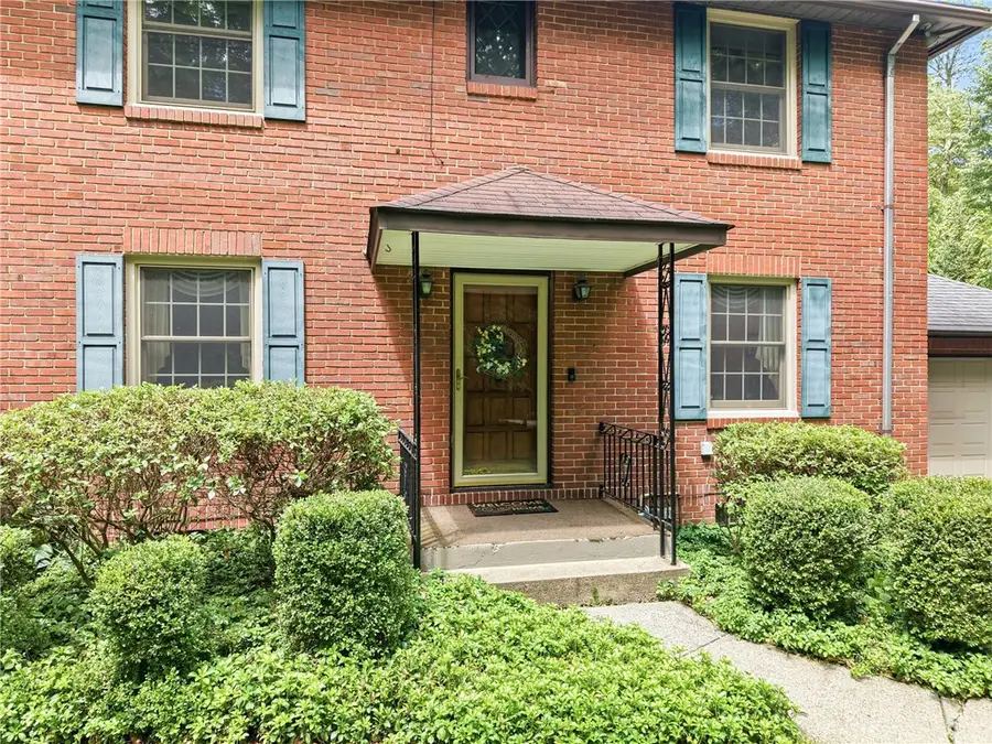 401 Robertson Rd, Hermitage, PA 16148 - #2