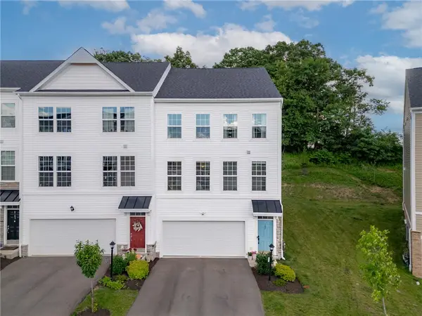107 Sweetwater Dr, Coraopolis, PA 15108