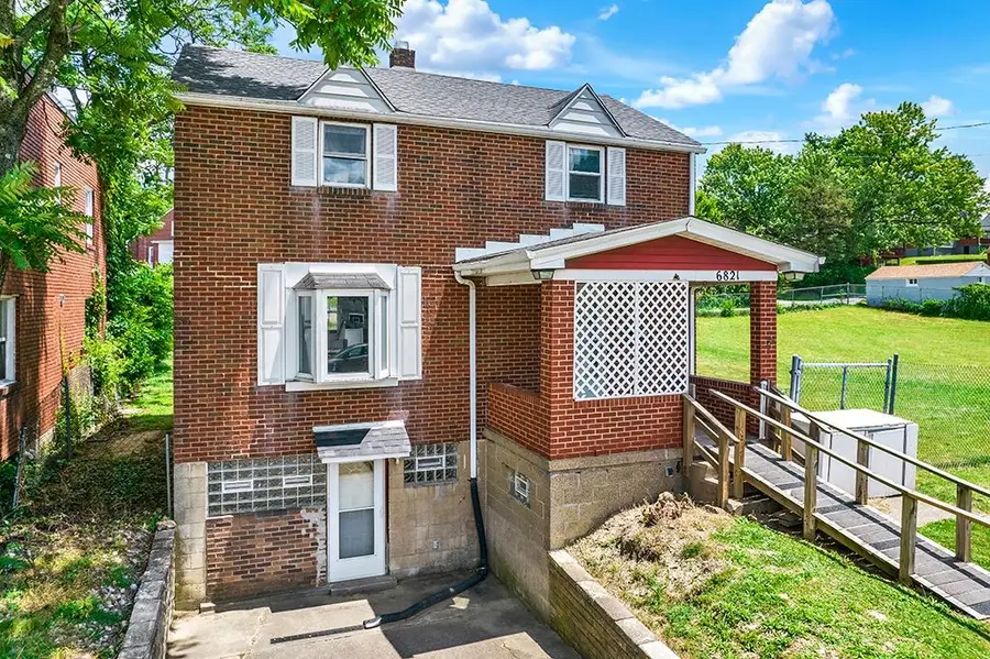 6821 Buchanan Ave, West Mifflin, PA 15122 - #2