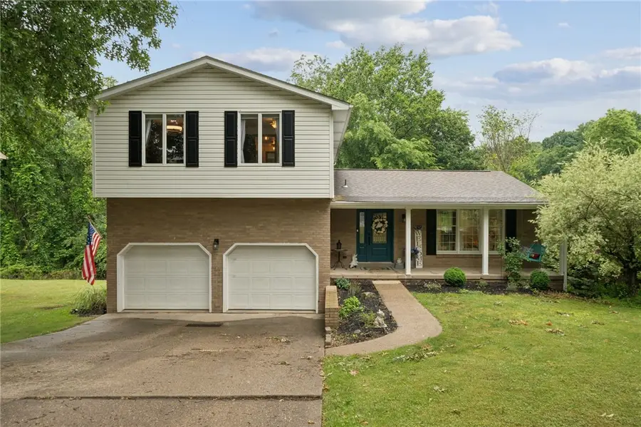 4067 Briarwood Dr, Jeannette, PA 15644 - #2
