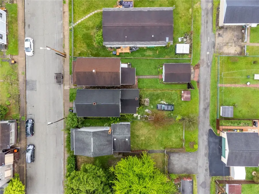 24 Miller St, Latrobe, PA 15650 - #3