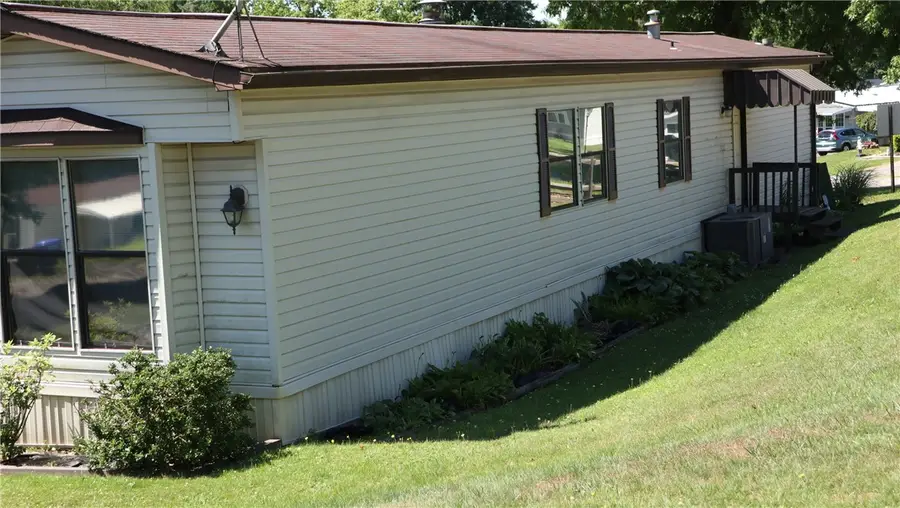 200 Forest Dr, Cranberry, PA 16066 - #2