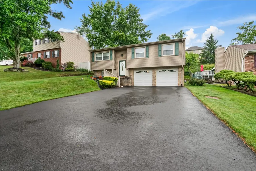 204 Manor Dr, Pittsburgh, PA 15236 - #2