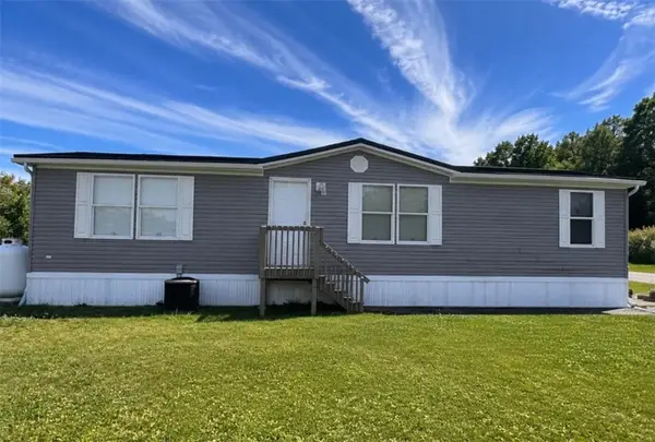 33 High View Dr, Donegal, PA 15628