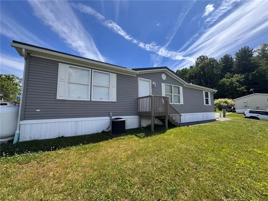 33 High View Dr, Donegal, PA 15628 - #3