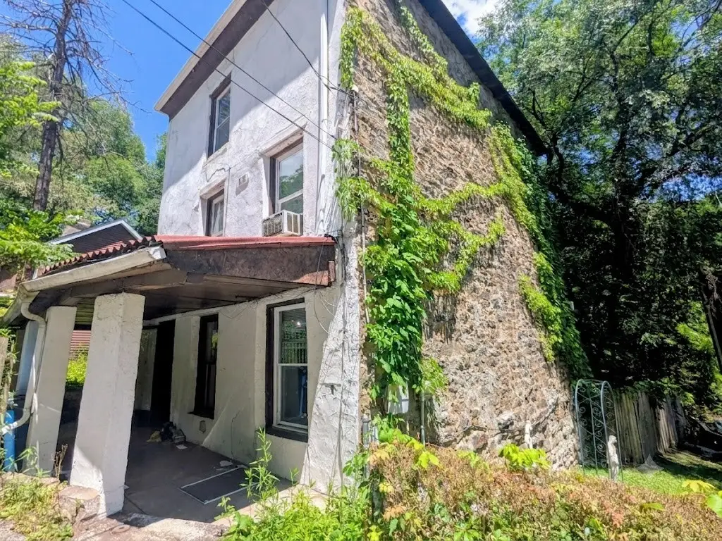132 Leneake St, Turtle Creek, PA 15145 - #1