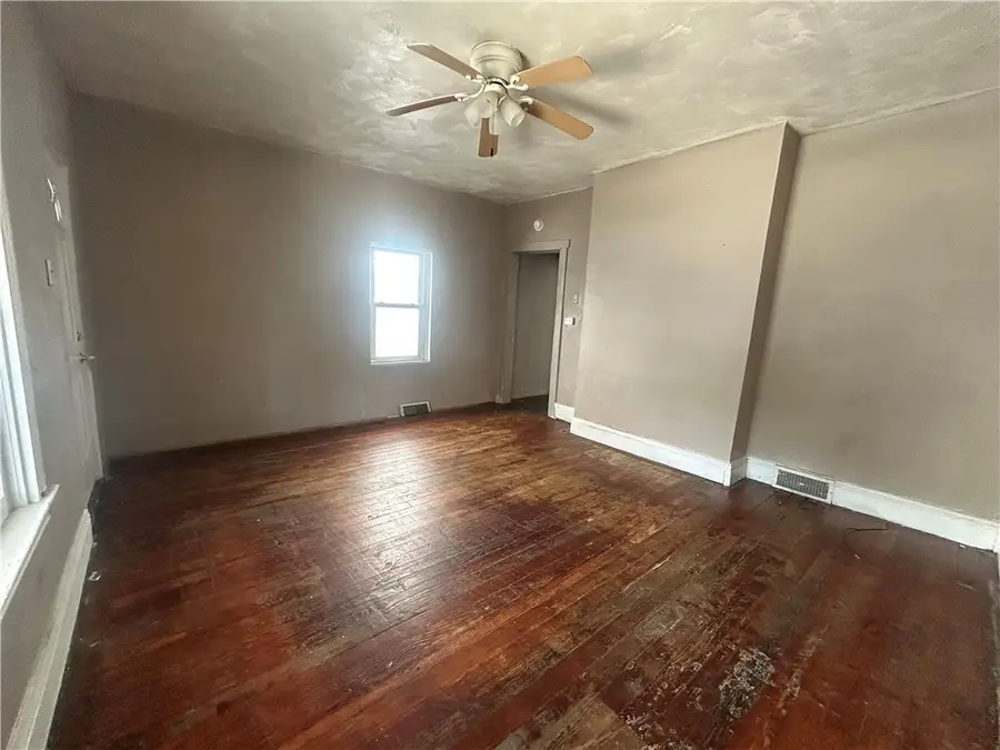 812 Fallowfield Ave, Charleroi, PA 15022 - #3