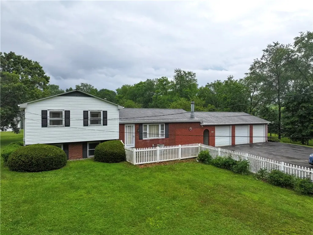492 Smiths Ferry Rd, Midland, PA 15059 - #1