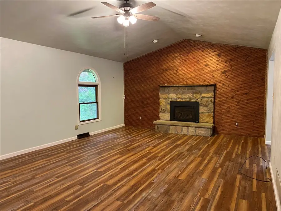 120 Alter Rd., New Kensington, PA 15068 - #2